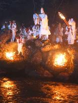 Water-pouring ritual in Japan