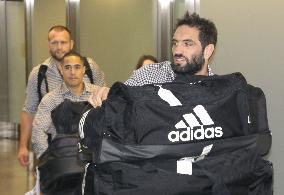 Rugby: All Blacks' arrival in Japan