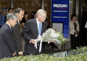 U.S. envoy remembers Japanese 9/11 victims at Mizuho Financial