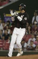 Zuleta hits for cycle in Lotte's rout of Rakuten