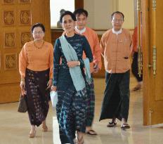 Suu Kyi's aide Htin Kyaw elected as Myanmar president