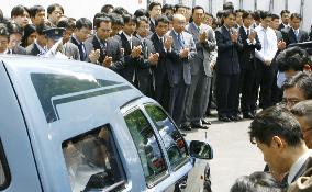 Ex-farm minister Matsuoka's body taken to his home