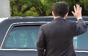 Obama makes historic visit to Hiroshima