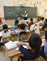 Schools open after M6.6 quake in Tottori Pref.