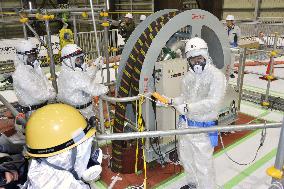 Test for Fukushima decommissioning revealed to media