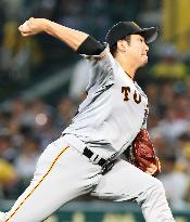 Baseball: Sugano gets payback in Giants' win over Tigers