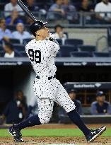 Yankees' Judge improves his all-time rookie home run record