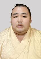 Sumo: Yokozuna Kakuryu pulls out of Kyushu tournament