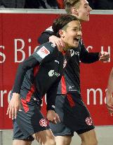 Football: Dusseldorf's Usami