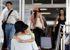 5,000 typhoon-stranded people transported out of Kansai airport