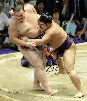 Baruto suffers 2nd loss at Nagoya sumo tournament