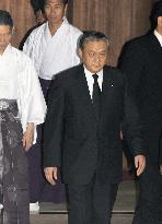 Agriculture minister Ota visits Yasukuni Shrine