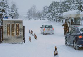 (11)Japan decides to send troops to Iraq