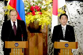 Japan, Russia agree to plan Abe talks with Putin in Russia