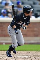 Baseball: Ichiro hits into double play in pinch-hit appearance