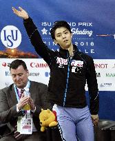 Hanyu takes lead with season's highest score in Grand Prix Final SP