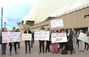 Protest against ads on Sydney Opera House roof