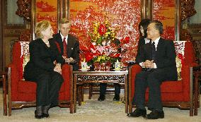 U.S., China agree on new dialogue framework