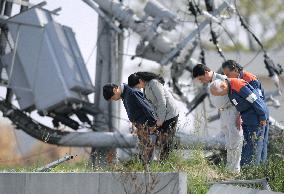 Crown prince, princess make 1st visit to tsunami-struck area