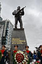 Statue of AK-47 inventor Mikhail Kalashnikov unveiled in Moscow