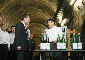 Crown Prince Naruhito visits sake storehouse