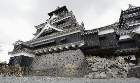 Damaged Kumamoto Castle opened to media