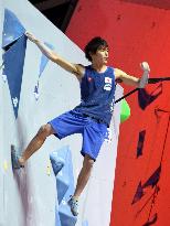 Narasaki becomes 1st Japanese to win climbing world c'ship