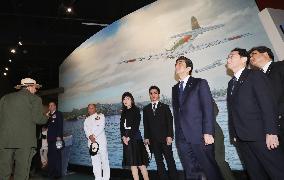 PM Abe visits USS Arizona Memorial Visitor Center