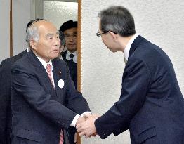 New reconstruction minister visits tsunami-hit areas to mend ties
