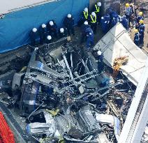 (3)Police launch full-scale probe into deadly train crash