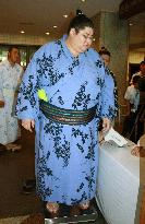 Yamamotoyama is heaviest Japanese sumo wrestler at 251.5 kg