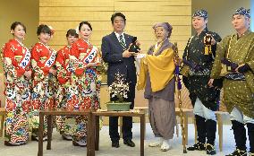 PM Abe meets Japanese apricot ambassadors