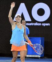 Tennis: Kerber battles into Australian Open 2nd round