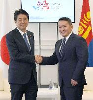 Japan, Mongolia leaders meet on economic cooperation, N. Korea