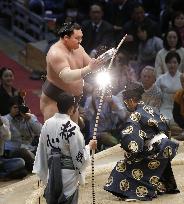 Sumo: Hakuho clinches 40th grand sumo c'ship