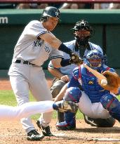 Yankees' Matsui goes 1-for-4 with an RBI against Rangers