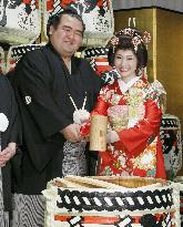 Sumo: Kotoshogiku has wedding reception