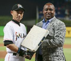 Marlins celebrate Ichiro's hit milestone