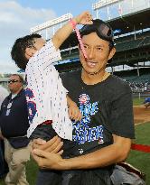 Baseball: Cubs celebrate division title with home fans