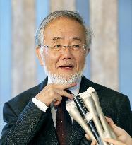 Nobel laureate Ohsumi meets with reporters