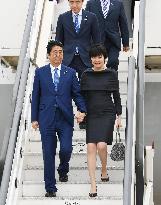 Japanese PM Abe arrives in London