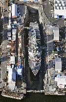 U.S. destroyer put in dock for examination