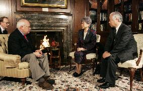 Cheney meets Yokotas in Tokyo