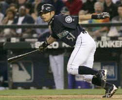 Suzuki gets 2 hits to help Mariners end losing skid