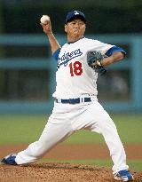 Kuroda outduels Takahashi in Dodgers' win over Mets