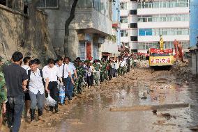 Deadly mudslides hit northwestern China