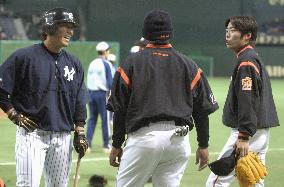 (7)Yomiuri vs Yankees in Tokyo friendly