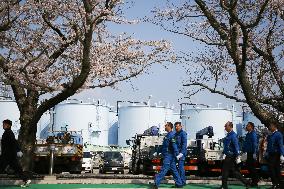 6-year efforts enable walk in Fukushima nuclear plant in casual wear