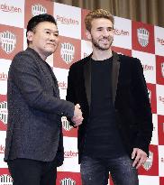 Football: Samper joins Vissel Kobe