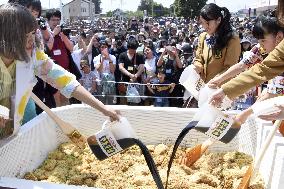 World's largest tasting of "yakisoba" noodles